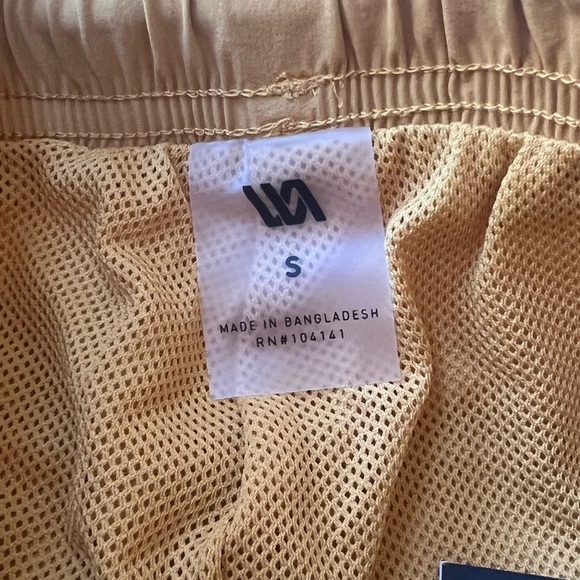 NWT VRST Men’s 5” Everyday Shorts in Yellow Sunset in size Small - Picture 5 of 6